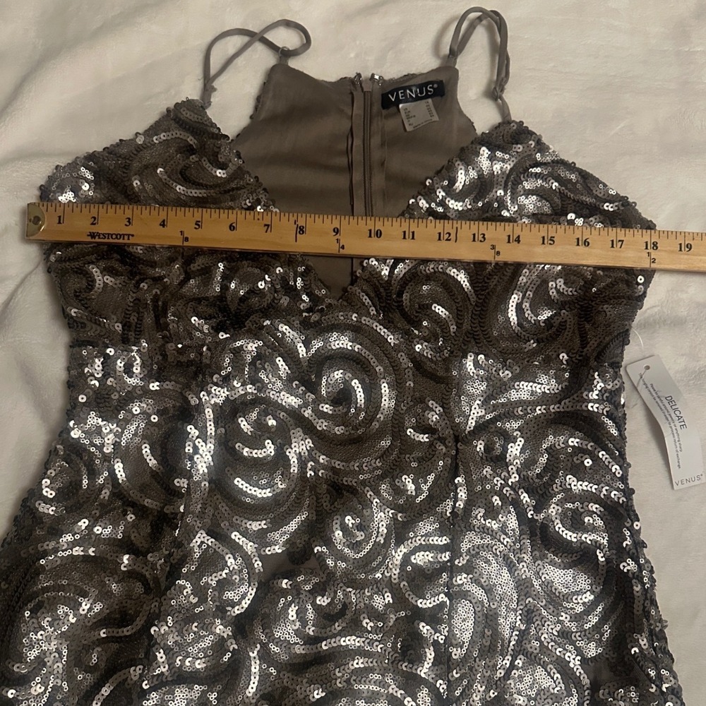 Venus Sequin Swirl Cocktail Dress Taupe Silver V-Neck Bodycon Women 14 Party - Picture 16 of 16